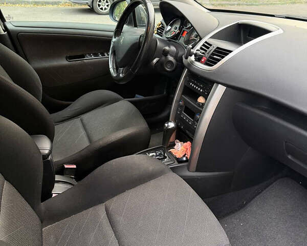 Сірий Пежо 207, об'ємом двигуна 1.6 л та пробігом 138 тис. км за 6500 $, фото 4 на Automoto.ua