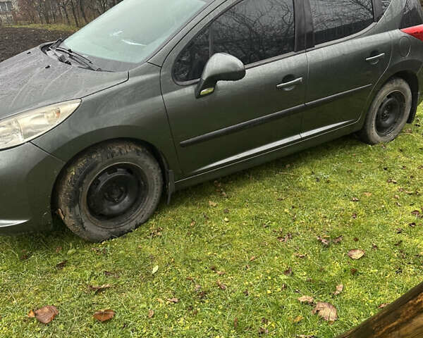 Сірий Пежо 207, об'ємом двигуна 1.4 л та пробігом 180 тис. км за 4000 $, фото 1 на Automoto.ua