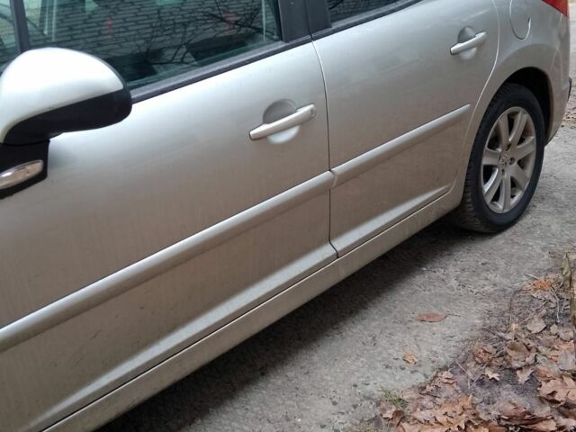 Серый Пежо 207, объемом двигателя 1.6 л и пробегом 207 тыс. км за 3800 $, фото 3 на Automoto.ua