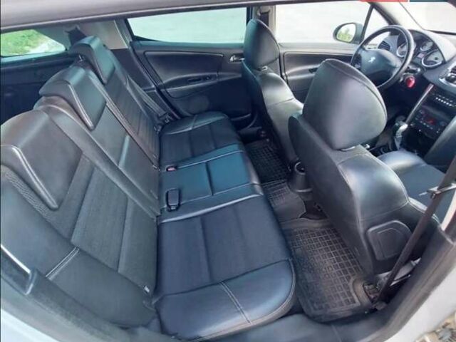 Серый Пежо 207, объемом двигателя 1.4 л и пробегом 200 тыс. км за 4500 $, фото 4 на Automoto.ua