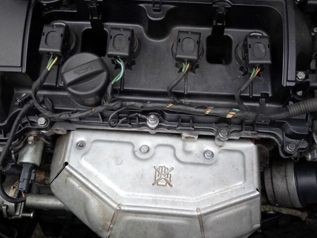 Серый Пежо 207, объемом двигателя 1.6 л и пробегом 207 тыс. км за 3800 $, фото 16 на Automoto.ua