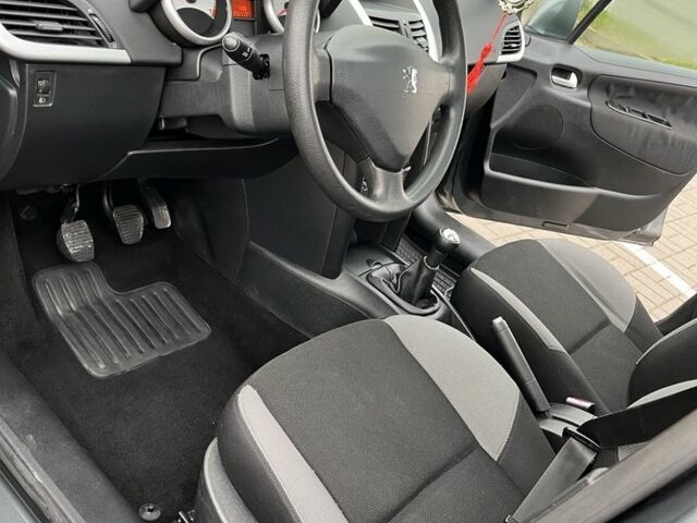 Сірий Пежо 207, об'ємом двигуна 1.4 л та пробігом 206 тис. км за 4000 $, фото 7 на Automoto.ua