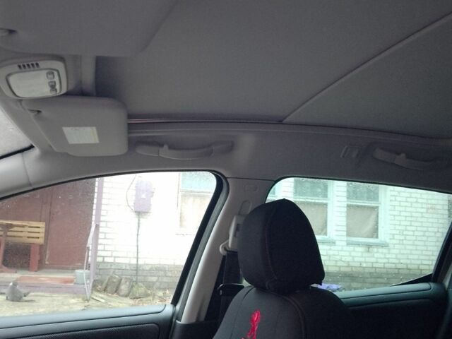 Серый Пежо 207, объемом двигателя 1.6 л и пробегом 207 тыс. км за 3800 $, фото 8 на Automoto.ua