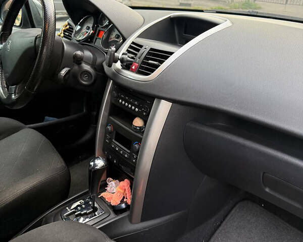 Сірий Пежо 207, об'ємом двигуна 1.6 л та пробігом 138 тис. км за 6500 $, фото 6 на Automoto.ua