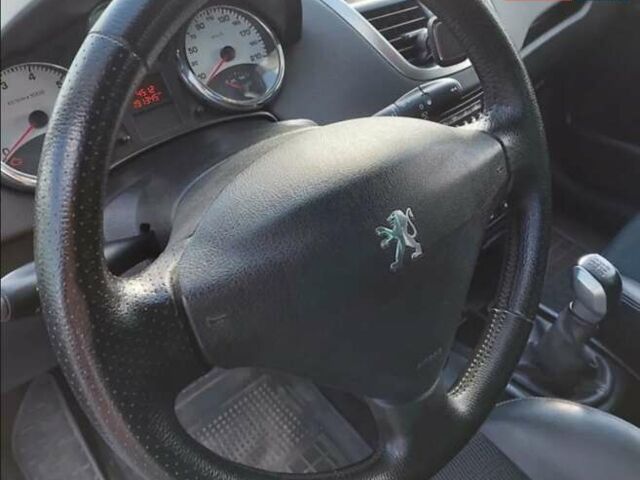 Серый Пежо 207, объемом двигателя 1.4 л и пробегом 200 тыс. км за 4500 $, фото 12 на Automoto.ua