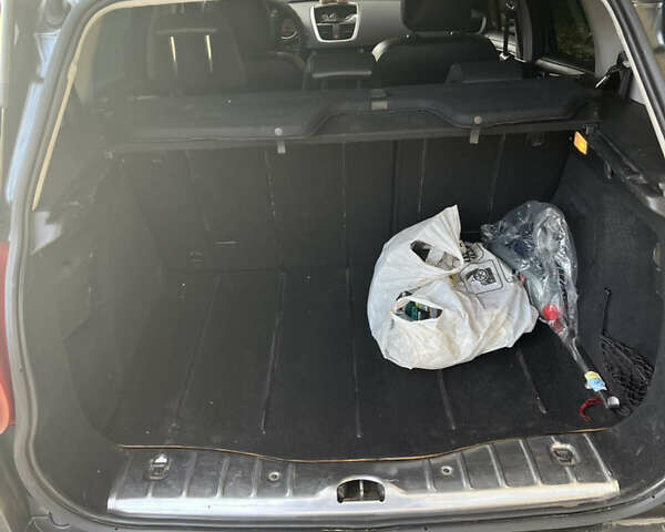 Пежо 207 2008 у Новомосковске на Automoto.ua Сірий Пежо 207, об'ємом двигуна 1.6 л та пробігом 260 тис. км за 6300 $, фото 7 на Automoto.ua