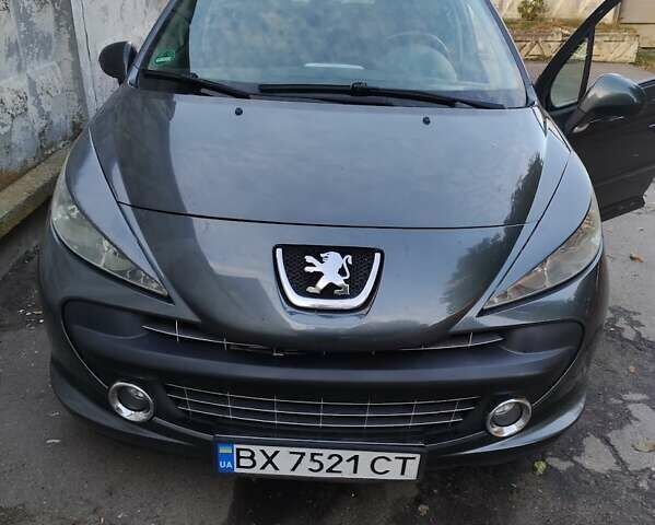 Серый Пежо 207, объемом двигателя 1.6 л и пробегом 191 тыс. км за 5500 $, фото 1 на Automoto.ua