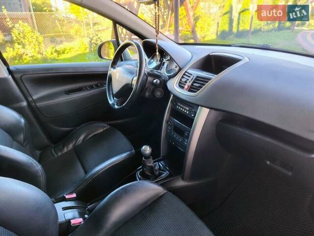 Серый Пежо 207, объемом двигателя 1.6 л и пробегом 271 тыс. км за 4150 $, фото 65 на Automoto.ua