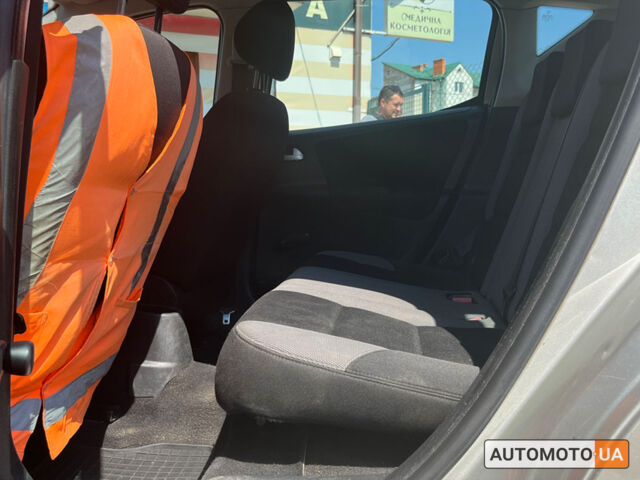 Сірий Пежо 207, об'ємом двигуна 1.4 л та пробігом 480 тис. км за 4400 $, фото 20 на Automoto.ua