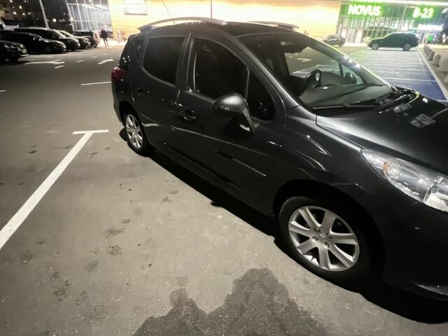 Серый Пежо 207, объемом двигателя 1.6 л и пробегом 127 тыс. км за 5400 $, фото 1 на Automoto.ua