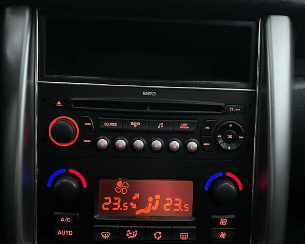 Серый Пежо 207, объемом двигателя 1.6 л и пробегом 423 тыс. км за 5200 $, фото 21 на Automoto.ua