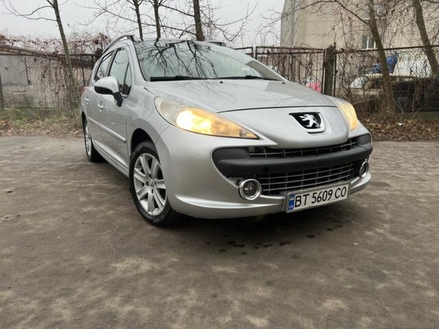 Серый Пежо 207, объемом двигателя 1.6 л и пробегом 253 тыс. км за 3950 $, фото 1 на Automoto.ua