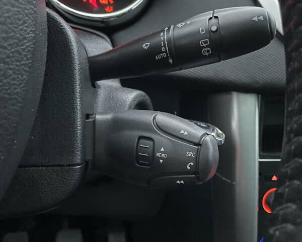 Серый Пежо 207, объемом двигателя 1.6 л и пробегом 423 тыс. км за 5200 $, фото 23 на Automoto.ua