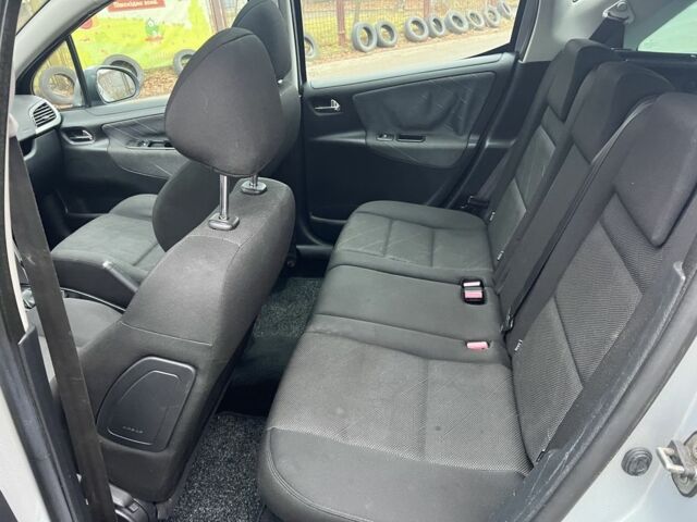 Серый Пежо 207, объемом двигателя 1.6 л и пробегом 253 тыс. км за 3950 $, фото 13 на Automoto.ua