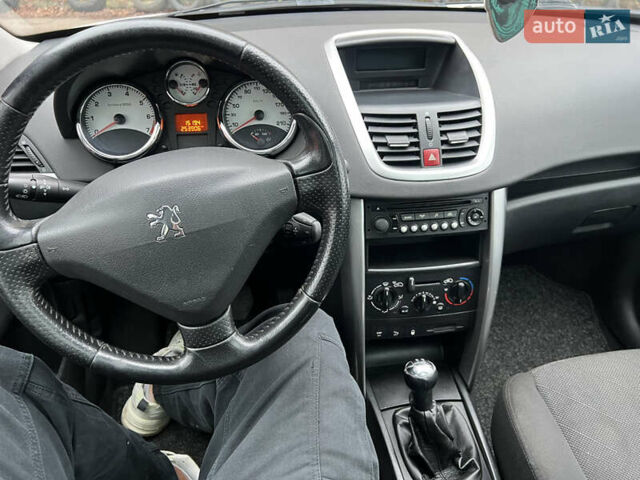 Серый Пежо 207, объемом двигателя 1.6 л и пробегом 253 тыс. км за 3950 $, фото 17 на Automoto.ua