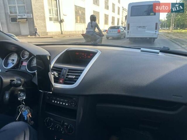 Серый Пежо 207, объемом двигателя 1.4 л и пробегом 205 тыс. км за 3500 $, фото 5 на Automoto.ua