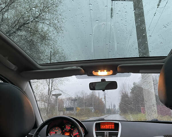 Серый Пежо 207, объемом двигателя 1.6 л и пробегом 423 тыс. км за 5200 $, фото 17 на Automoto.ua