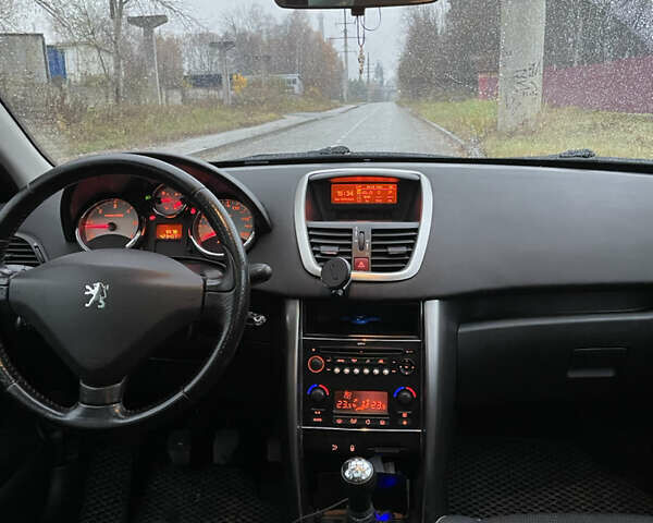 Серый Пежо 207, объемом двигателя 1.6 л и пробегом 423 тыс. км за 5200 $, фото 18 на Automoto.ua