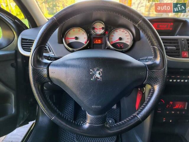 Серый Пежо 207, объемом двигателя 1.6 л и пробегом 272 тыс. км за 4700 $, фото 37 на Automoto.ua