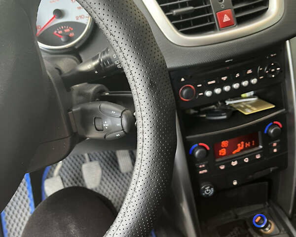 Пежо 207 2008 у Новомосковске на Automoto.ua Сірий Пежо 207, об'ємом двигуна 1.6 л та пробігом 260 тис. км за 6300 $, фото 6 на Automoto.ua