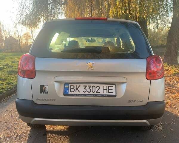 Серый Пежо 207, объемом двигателя 1.4 л и пробегом 195 тыс. км за 5500 $, фото 6 на Automoto.ua