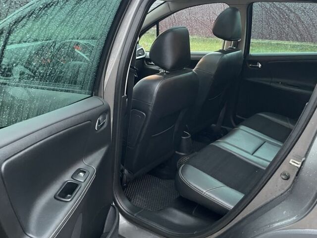 Серый Пежо 207, объемом двигателя 1.6 л и пробегом 423 тыс. км за 5200 $, фото 7 на Automoto.ua