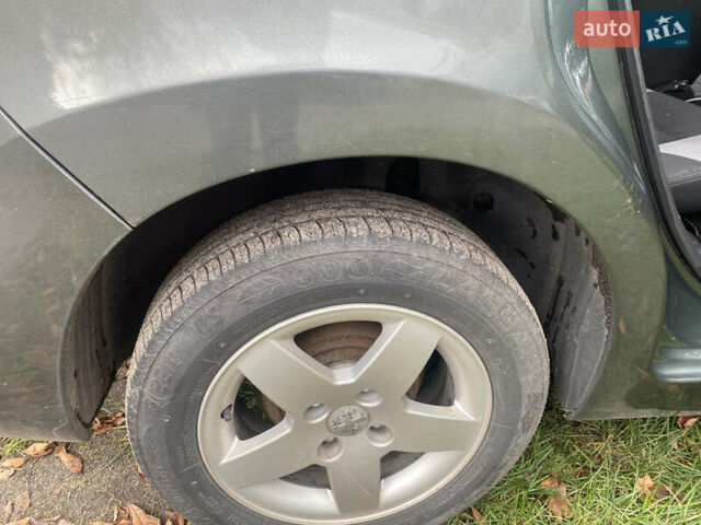 Пежо 207 2008 у Житомирі на Automoto.ua Сірий Пежо 207, об'ємом двигуна 1.4 л та пробігом 240 тис. км за 4700 $, фото 10 на Automoto.ua