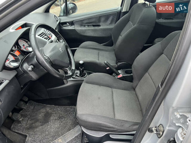 Серый Пежо 207, объемом двигателя 1.6 л и пробегом 253 тыс. км за 3950 $, фото 16 на Automoto.ua