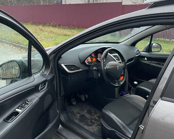 Серый Пежо 207, объемом двигателя 1.6 л и пробегом 423 тыс. км за 5200 $, фото 14 на Automoto.ua