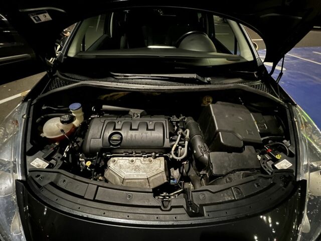 Серый Пежо 207, объемом двигателя 1.6 л и пробегом 127 тыс. км за 5400 $, фото 7 на Automoto.ua