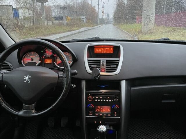 Серый Пежо 207, объемом двигателя 1.6 л и пробегом 423 тыс. км за 5200 $, фото 6 на Automoto.ua