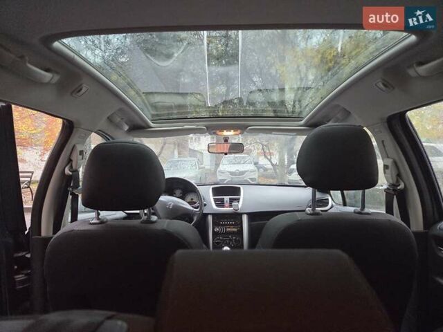 Серый Пежо 207, объемом двигателя 1.6 л и пробегом 191 тыс. км за 5500 $, фото 16 на Automoto.ua