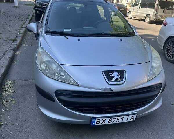 Серый Пежо 207, объемом двигателя 1.4 л и пробегом 205 тыс. км за 3500 $, фото 1 на Automoto.ua