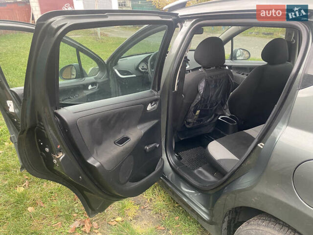 Пежо 207 2008 у Житомирі на Automoto.ua Сірий Пежо 207, об'ємом двигуна 1.4 л та пробігом 240 тис. км за 4700 $, фото 5 на Automoto.ua