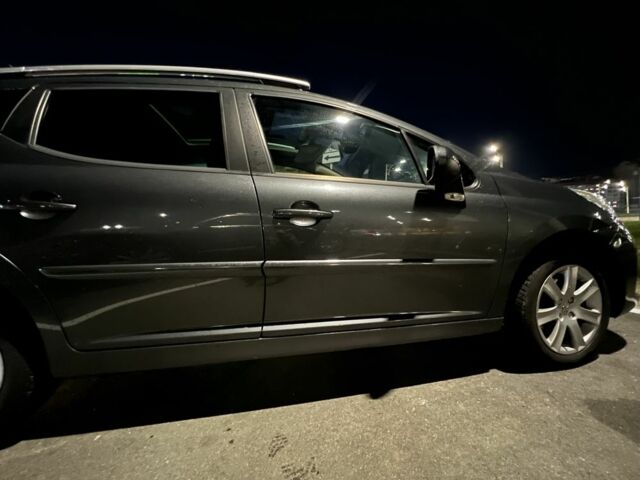 Серый Пежо 207, объемом двигателя 1.6 л и пробегом 127 тыс. км за 5400 $, фото 3 на Automoto.ua