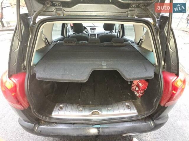 Серый Пежо 207, объемом двигателя 1.6 л и пробегом 191 тыс. км за 5500 $, фото 10 на Automoto.ua