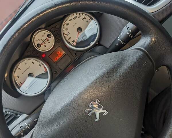 Серый Пежо 207, объемом двигателя 1.4 л и пробегом 204 тыс. км за 5400 $, фото 6 на Automoto.ua