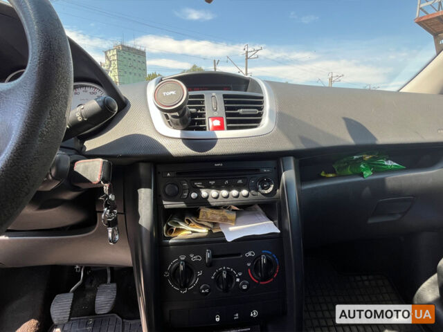 Сірий Пежо 207, об'ємом двигуна 1.4 л та пробігом 480 тис. км за 4400 $, фото 15 на Automoto.ua