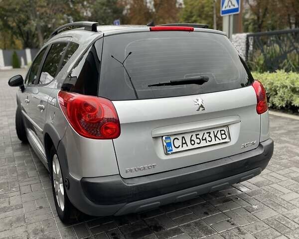 Серый Пежо 207, объемом двигателя 1.4 л и пробегом 203 тыс. км за 5000 $, фото 3 на Automoto.ua
