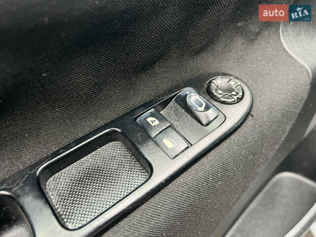 Серый Пежо 207, объемом двигателя 1.4 л и пробегом 126 тыс. км за 4800 $, фото 27 на Automoto.ua