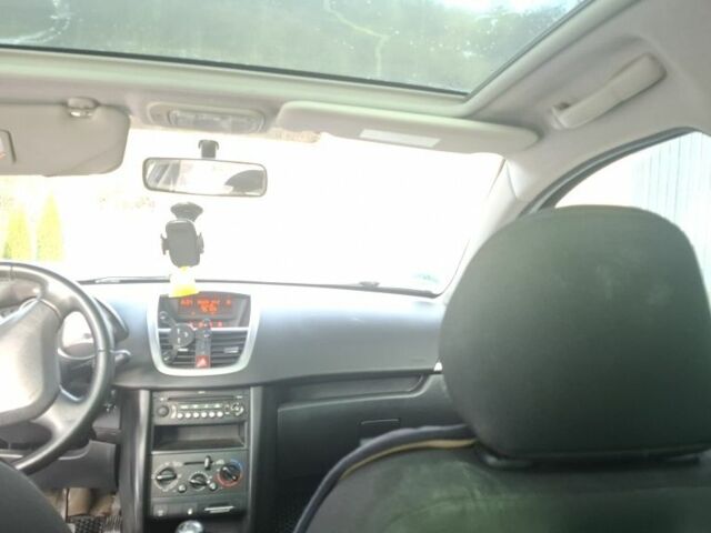 Серый Пежо 207, объемом двигателя 1.4 л и пробегом 245 тыс. км за 3100 $, фото 11 на Automoto.ua