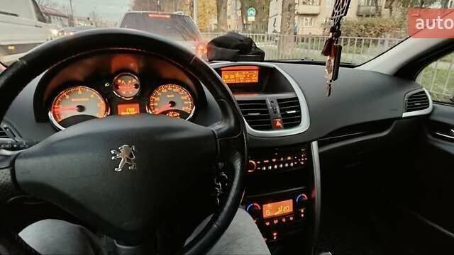 Серый Пежо 207, объемом двигателя 1.6 л и пробегом 272 тыс. км за 5200 $, фото 5 на Automoto.ua