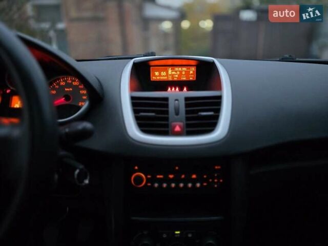 Пежо 207 2009 в Житомире на Automoto.ua Серый Пежо 207, объемом двигателя 1.6 л и пробегом 267 тыс. км за 4999 $, фото 8 на Automoto.ua