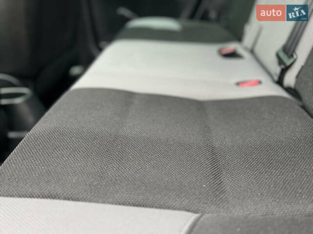 Серый Пежо 207, объемом двигателя 1.4 л и пробегом 126 тыс. км за 4800 $, фото 18 на Automoto.ua