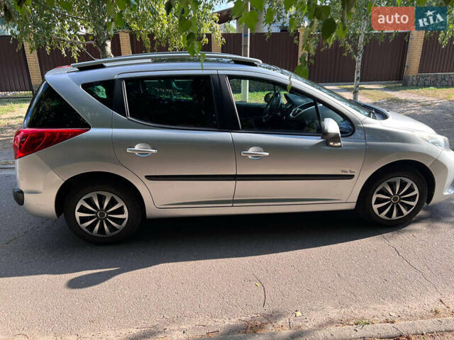 Серый Пежо 207, объемом двигателя 1.36 л и пробегом 177 тыс. км за 5000 $, фото 6 на Automoto.ua