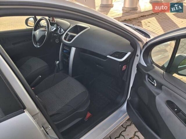 Серый Пежо 207, объемом двигателя 1.6 л и пробегом 227 тыс. км за 5300 $, фото 12 на Automoto.ua