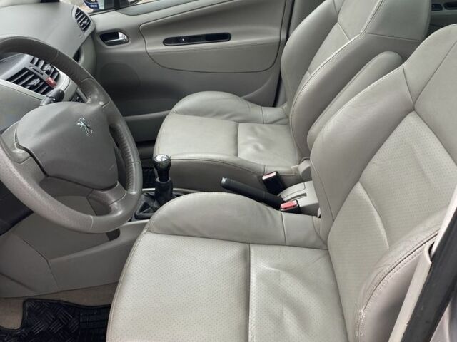 Серый Пежо 207, объемом двигателя 1.6 л и пробегом 187 тыс. км за 5900 $, фото 4 на Automoto.ua