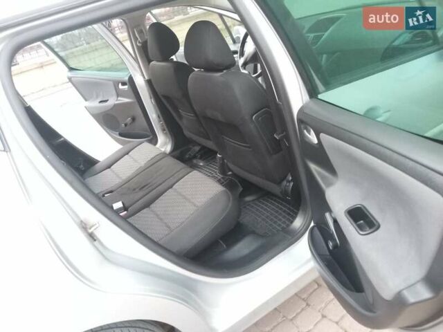 Серый Пежо 207, объемом двигателя 1.56 л и пробегом 213 тыс. км за 5300 $, фото 16 на Automoto.ua