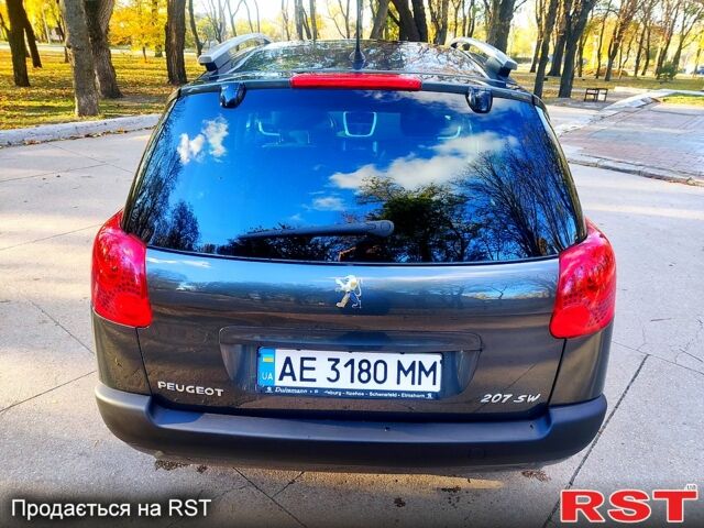 Серый Пежо 207, объемом двигателя 1.6 л и пробегом 158 тыс. км за 5300 $, фото 6 на Automoto.ua