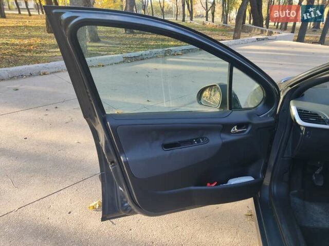 Сірий Пежо 207, об'ємом двигуна 1.6 л та пробігом 158 тис. км за 4500 $, фото 37 на Automoto.ua